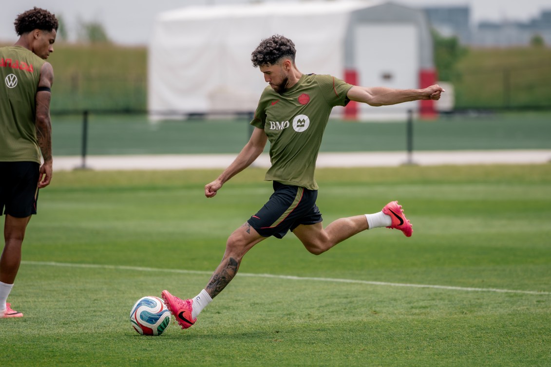 Jonathan Osorio se prépare à tirer lors d’un entraînement le 9 juin 2026.